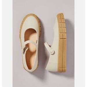Anthropologie NWT Kiki Mary Jane Platform in Cream Canvas 8.5